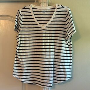 Old navy graphic tee